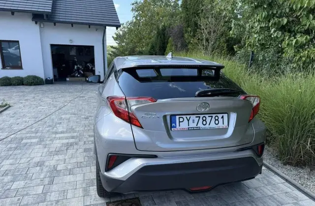 TOYOTA C-HR 