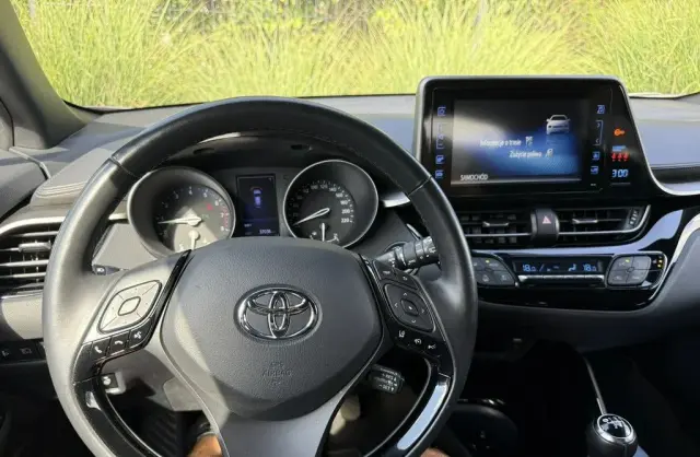 TOYOTA C-HR 