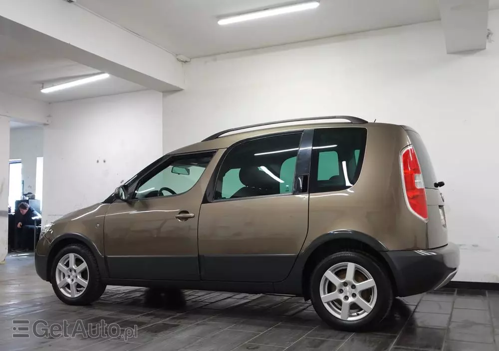 SKODA Roomster 1.2 TSI Scout