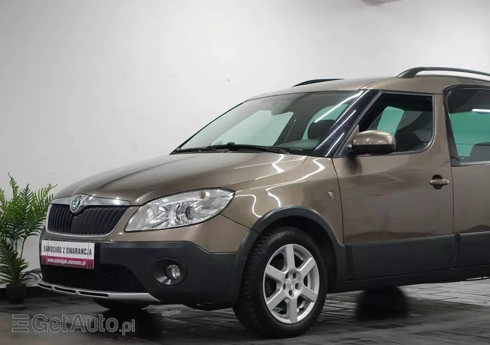 SKODA Roomster 1.2 TSI Scout