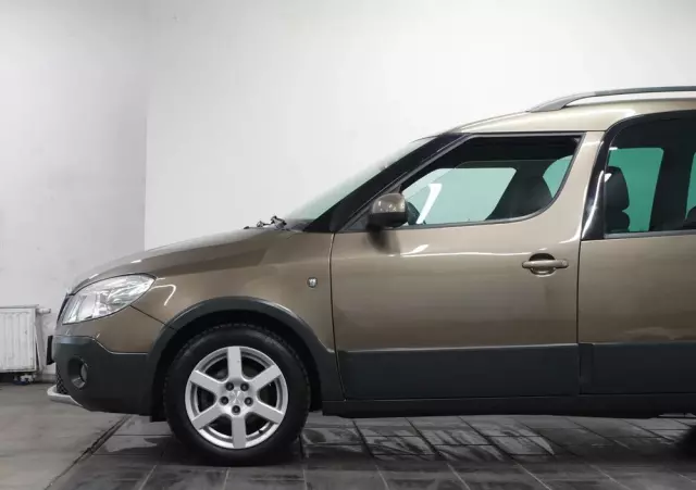 SKODA Roomster 1.2 TSI Scout