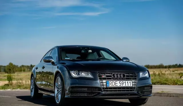 AUDI S7 