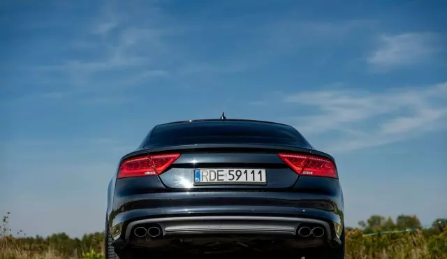 AUDI S7 