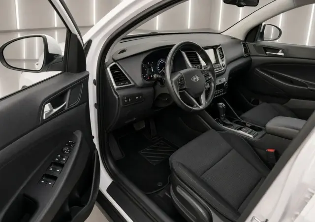 HYUNDAI Tucson 