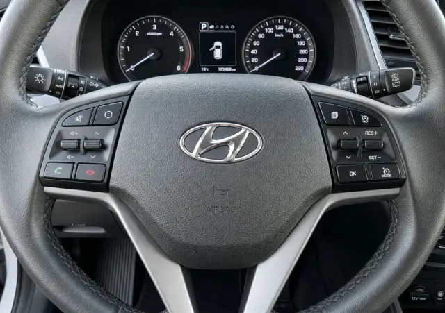 HYUNDAI Tucson 