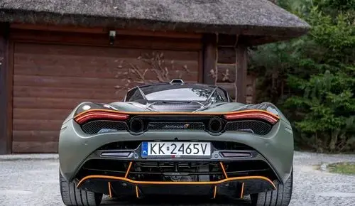 MCLAREN 720S 