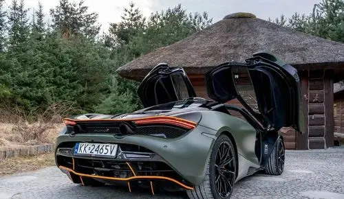 MCLAREN 720S 