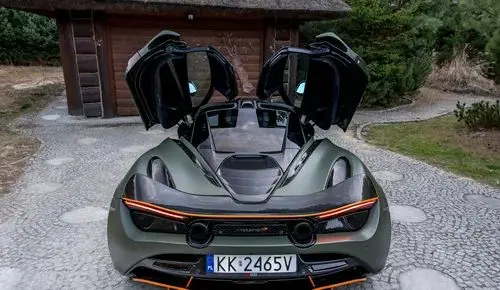 MCLAREN 720S 