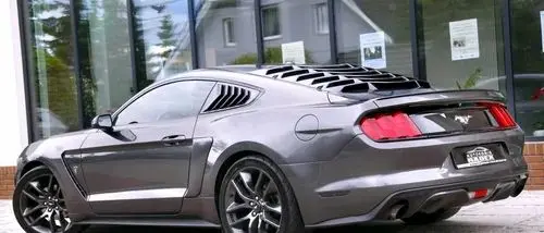 FORD Mustang 