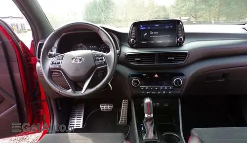 HYUNDAI Tucson 