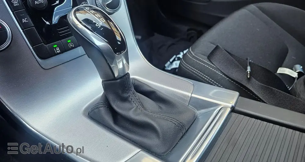 VOLVO V60 T5 Kinetic