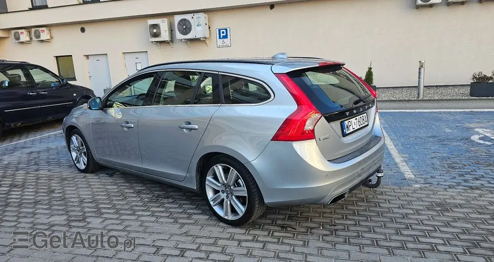 VOLVO V60 T5 Kinetic
