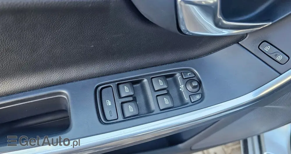 VOLVO V60 T5 Kinetic