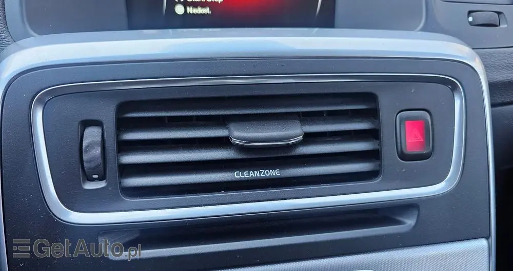 VOLVO V60 T5 Kinetic