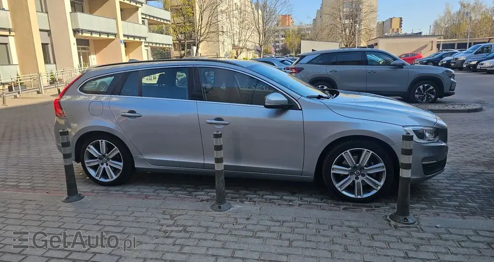 VOLVO V60 T5 Kinetic