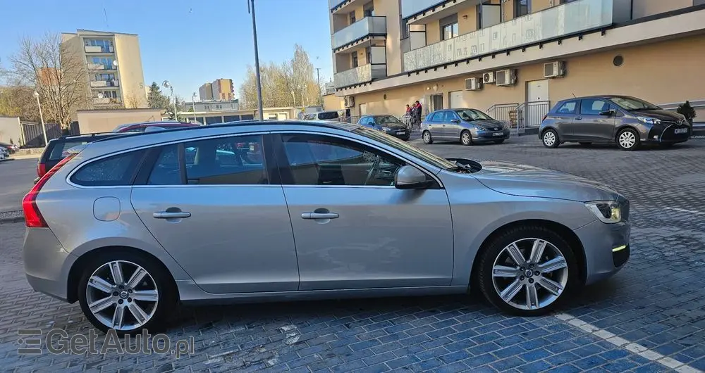 VOLVO V60 T5 Kinetic