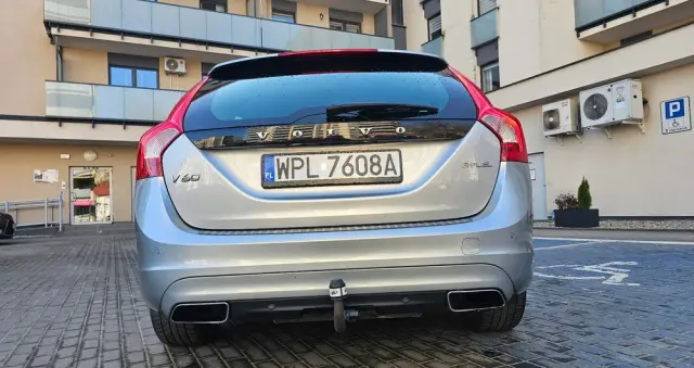 VOLVO V60 T5 Kinetic