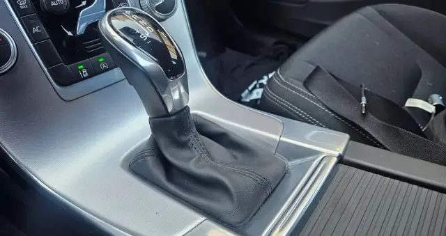 VOLVO V60 T5 Kinetic