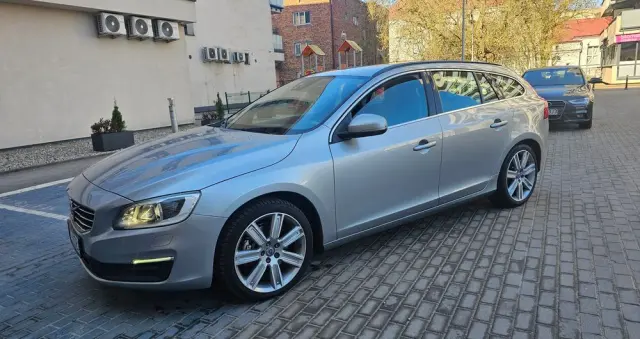 VOLVO V60 T5 Kinetic