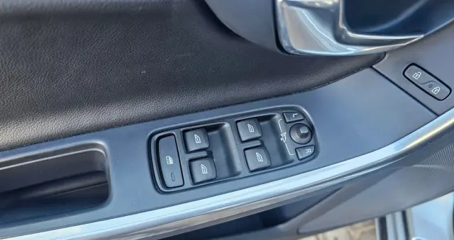 VOLVO V60 T5 Kinetic