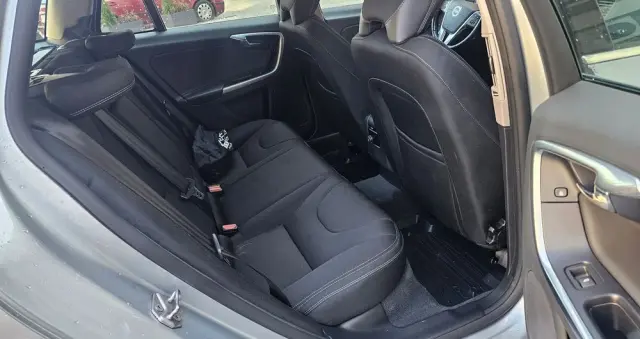 VOLVO V60 T5 Kinetic