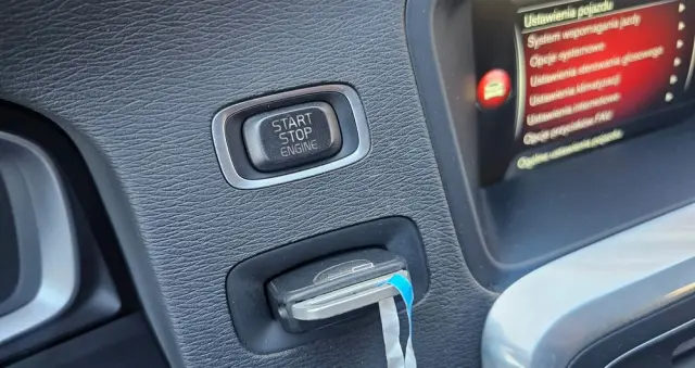 VOLVO V60 T5 Kinetic