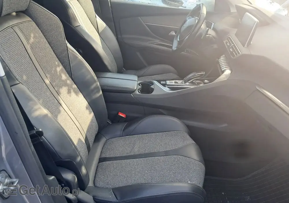 PEUGEOT 3008 BlueHDi 130 Stop & Start EAT8 Allure Business-Paket