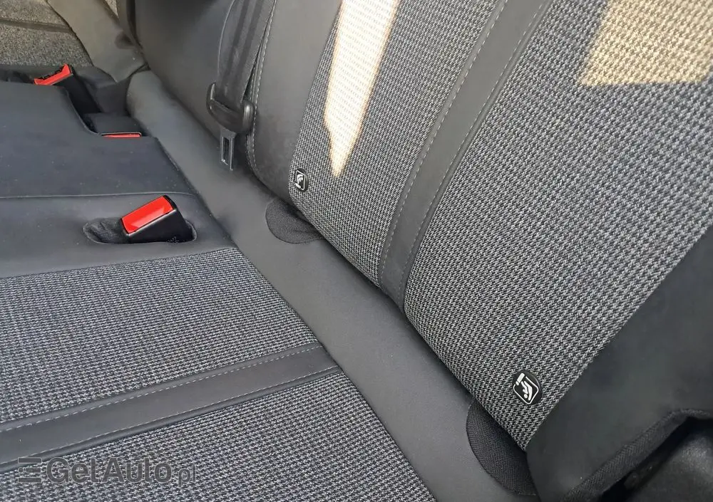 PEUGEOT 3008 BlueHDi 130 Stop & Start EAT8 Allure Business-Paket