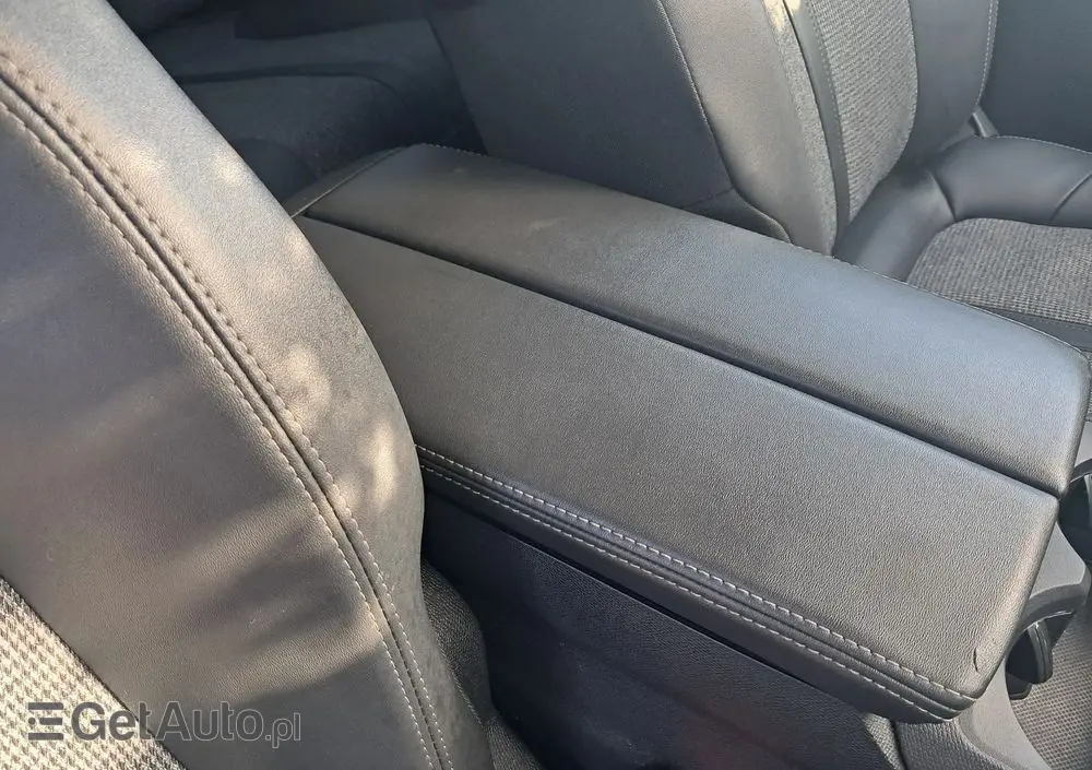 PEUGEOT 3008 BlueHDi 130 Stop & Start EAT8 Allure Business-Paket