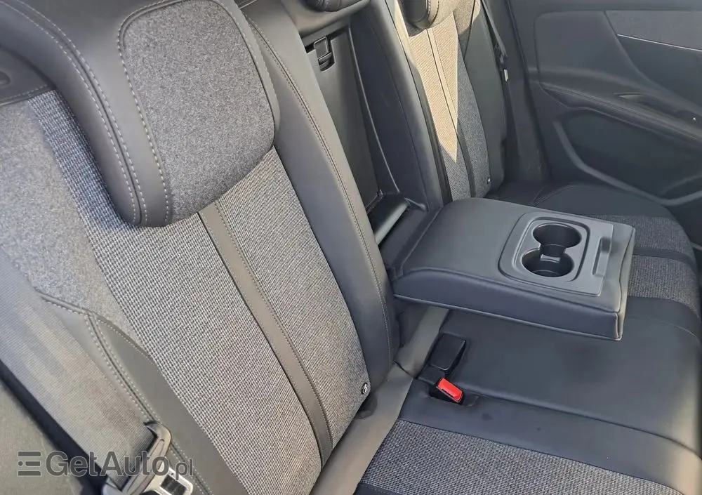 PEUGEOT 3008 BlueHDi 130 Stop & Start EAT8 Allure Business-Paket