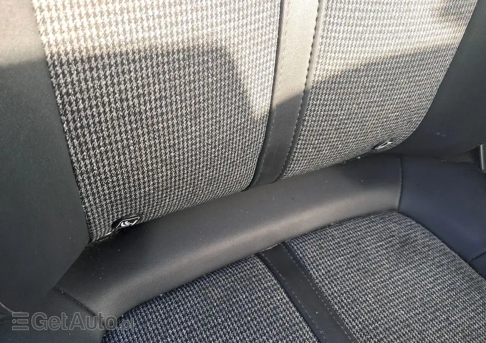 PEUGEOT 3008 BlueHDi 130 Stop & Start EAT8 Allure Business-Paket