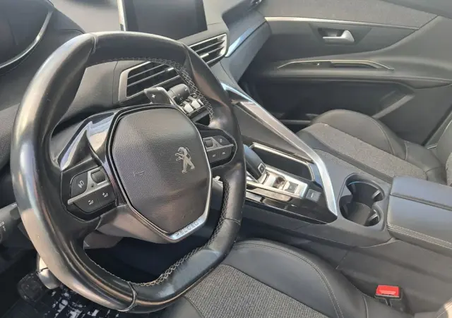 PEUGEOT 3008 BlueHDi 130 Stop & Start EAT8 Allure Business-Paket