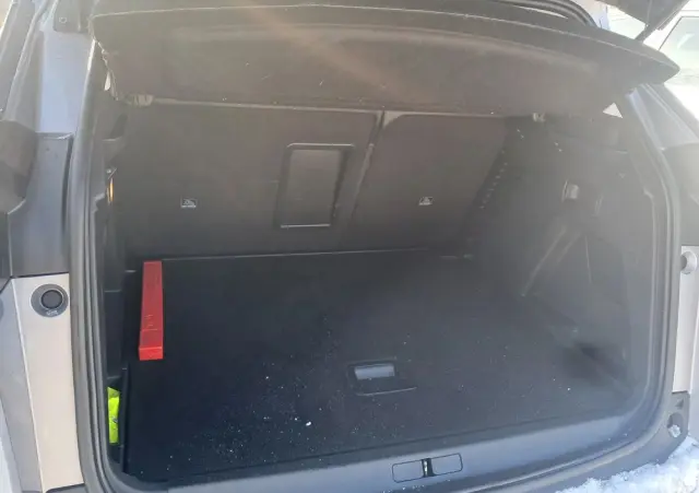 PEUGEOT 3008 BlueHDi 130 Stop & Start EAT8 Allure Business-Paket