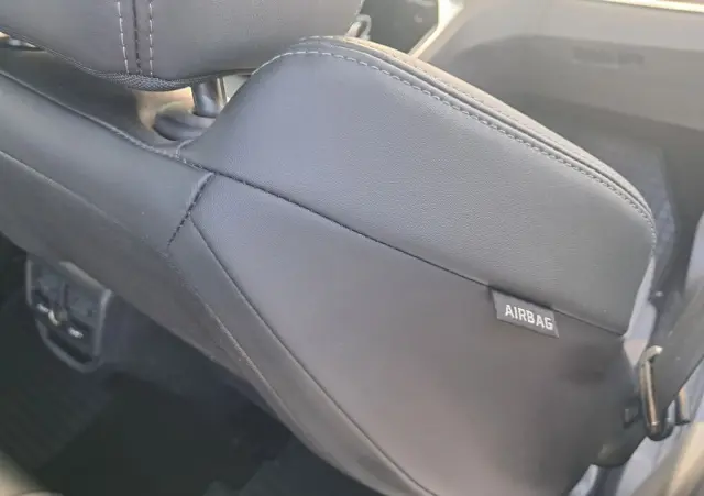 PEUGEOT 3008 BlueHDi 130 Stop & Start EAT8 Allure Business-Paket