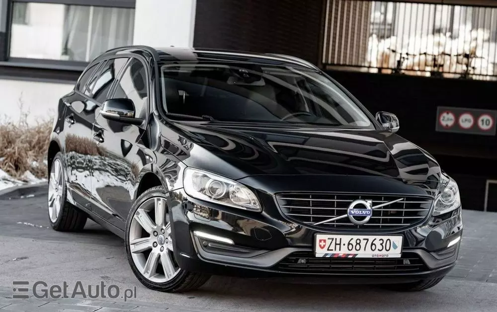 VOLVO V60 