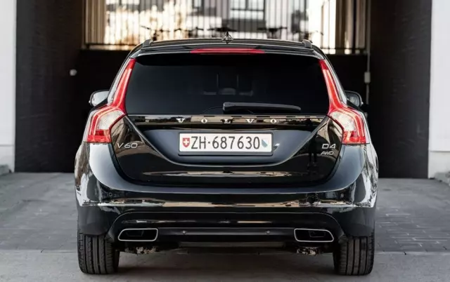 VOLVO V60 