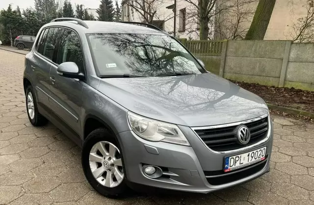 VOLKSWAGEN Tiguan 