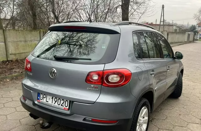 VOLKSWAGEN Tiguan 
