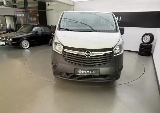OPEL Vivaro 