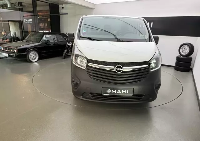 OPEL Vivaro 