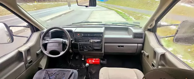 VOLKSWAGEN Transporter 