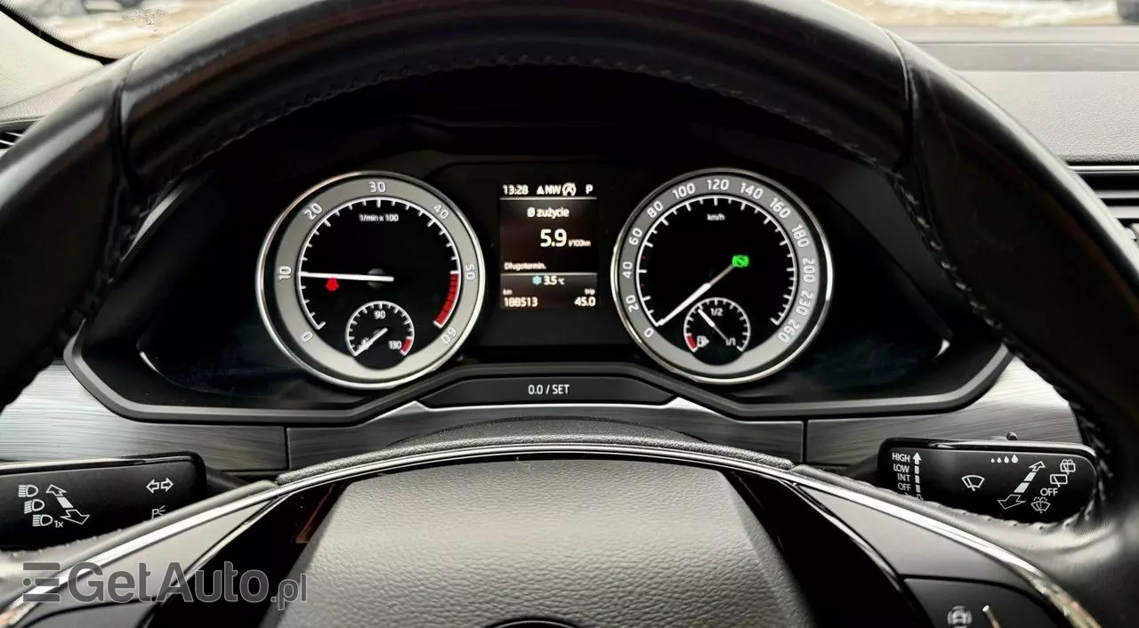 SKODA Superb 2.0 TDI DSG Style