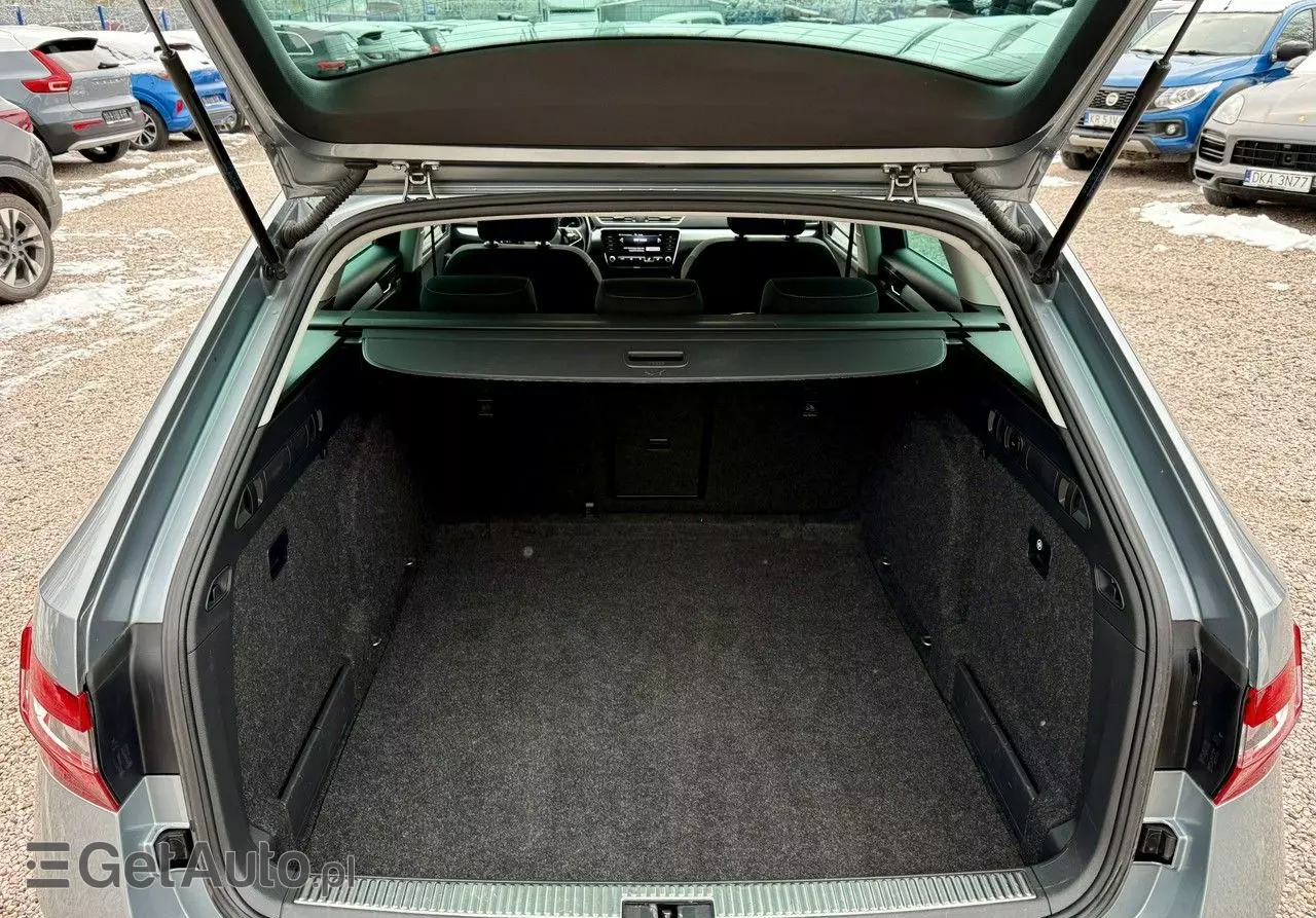 SKODA Superb 2.0 TDI DSG Style