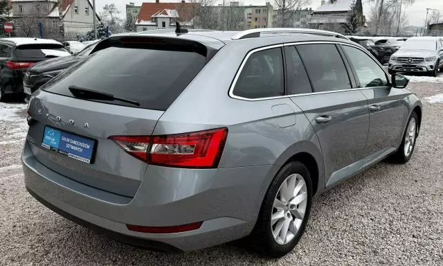 SKODA Superb 2.0 TDI DSG Style