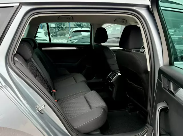 SKODA Superb 2.0 TDI DSG Style