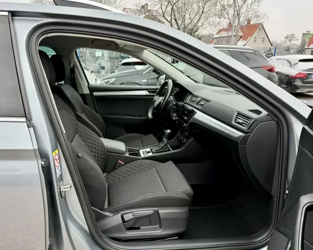 SKODA Superb 2.0 TDI DSG Style