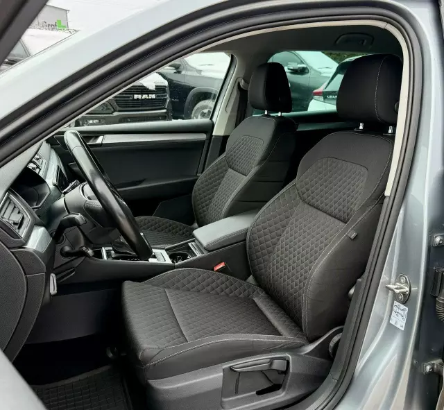 SKODA Superb 2.0 TDI DSG Style