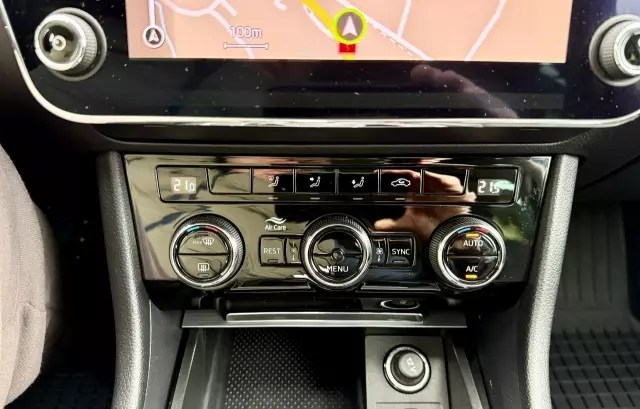 SKODA Superb 2.0 TDI DSG Style