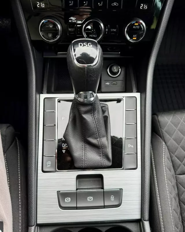 SKODA Superb 2.0 TDI DSG Style