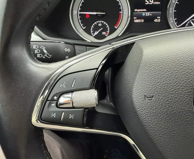 SKODA Superb 2.0 TDI DSG Style